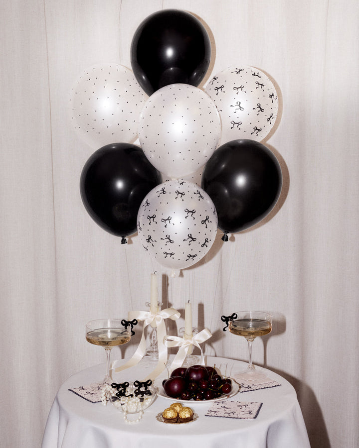 Little Black Bow Pack - 24 latex balloons