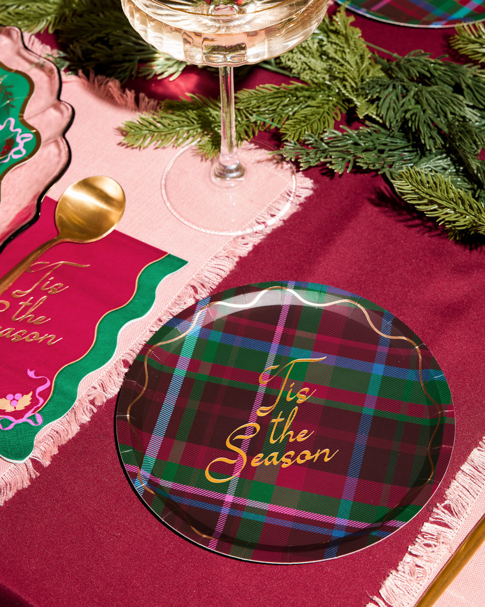 Tis the Season Plate Set - 32 paper plates, 2 sizes